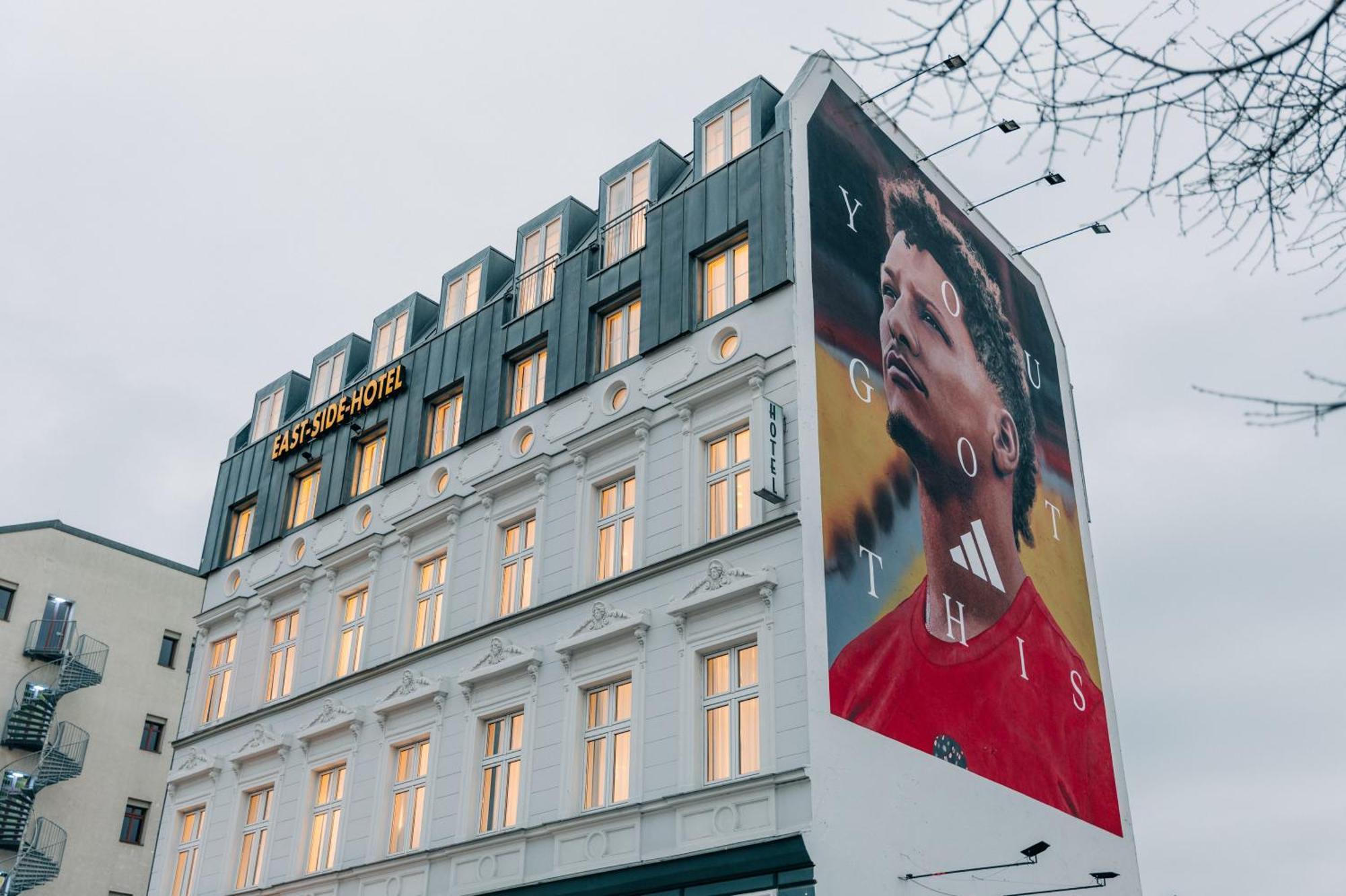 Homaris East Side Hotel Берлин Екстериор снимка