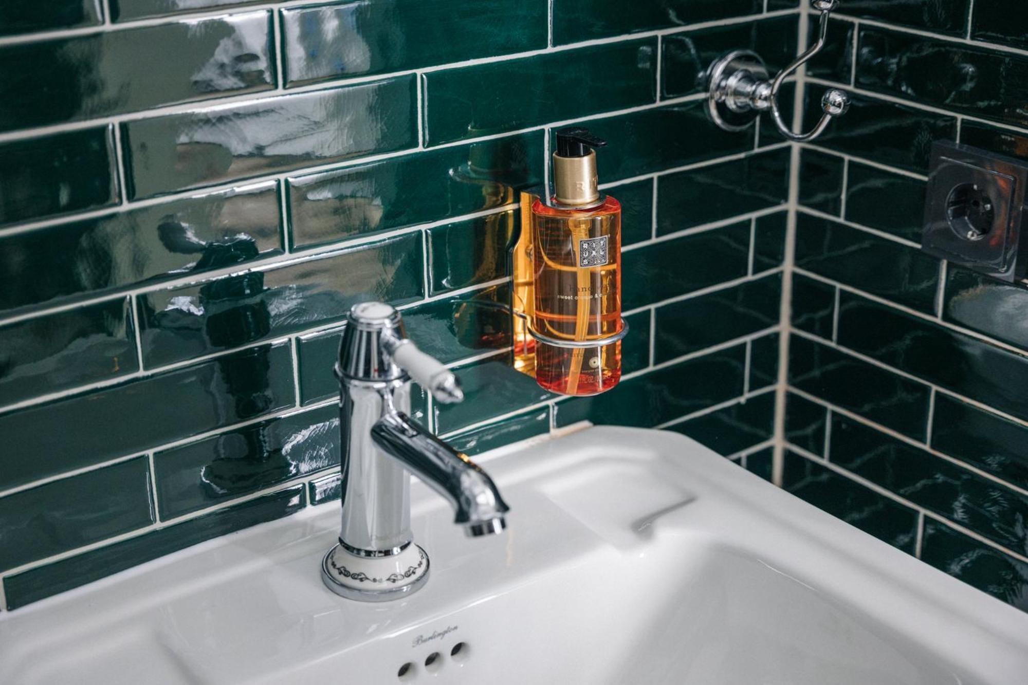 Homaris East Side Hotel Берлин Екстериор снимка