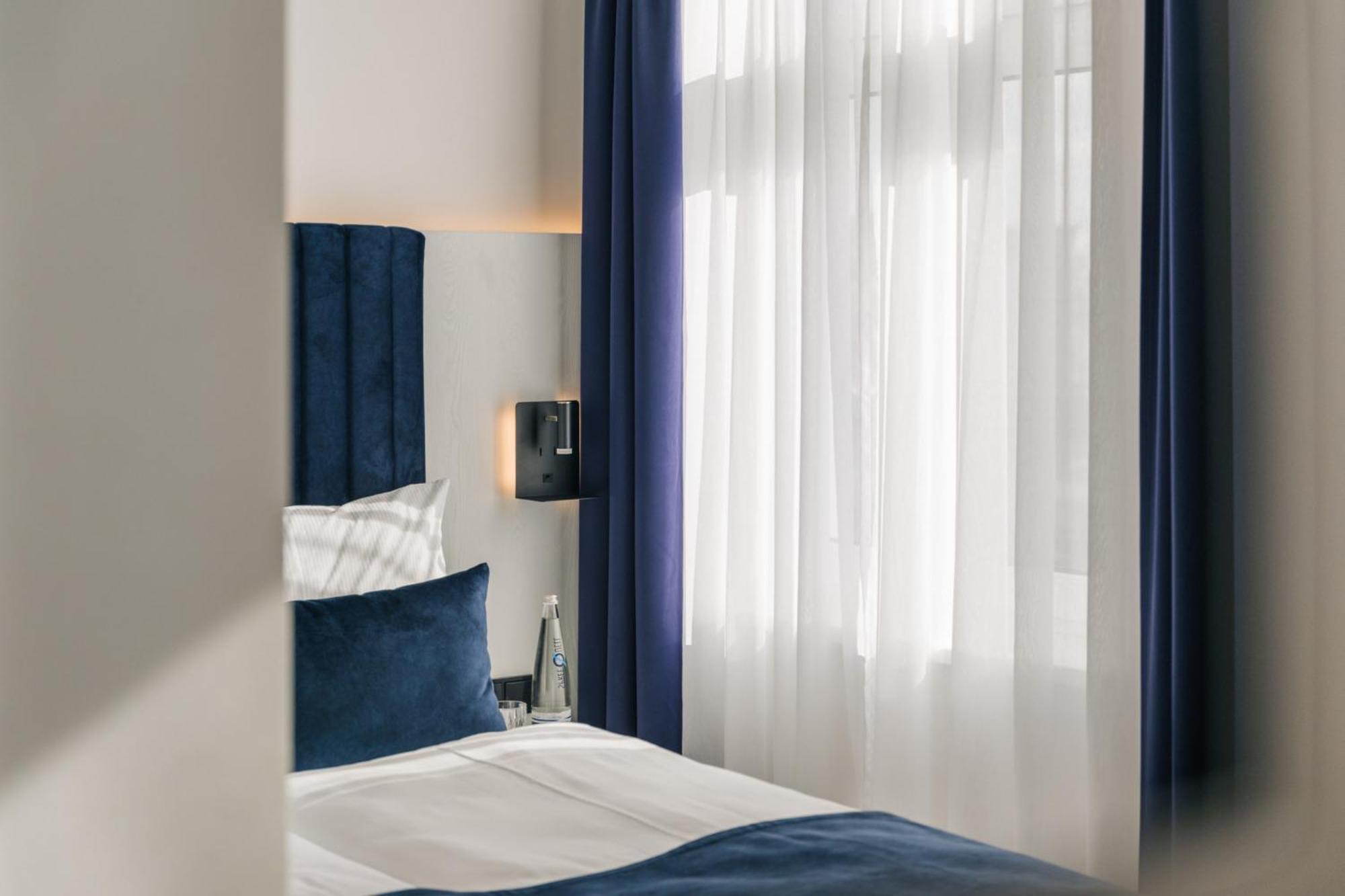 Homaris East Side Hotel Берлин Екстериор снимка