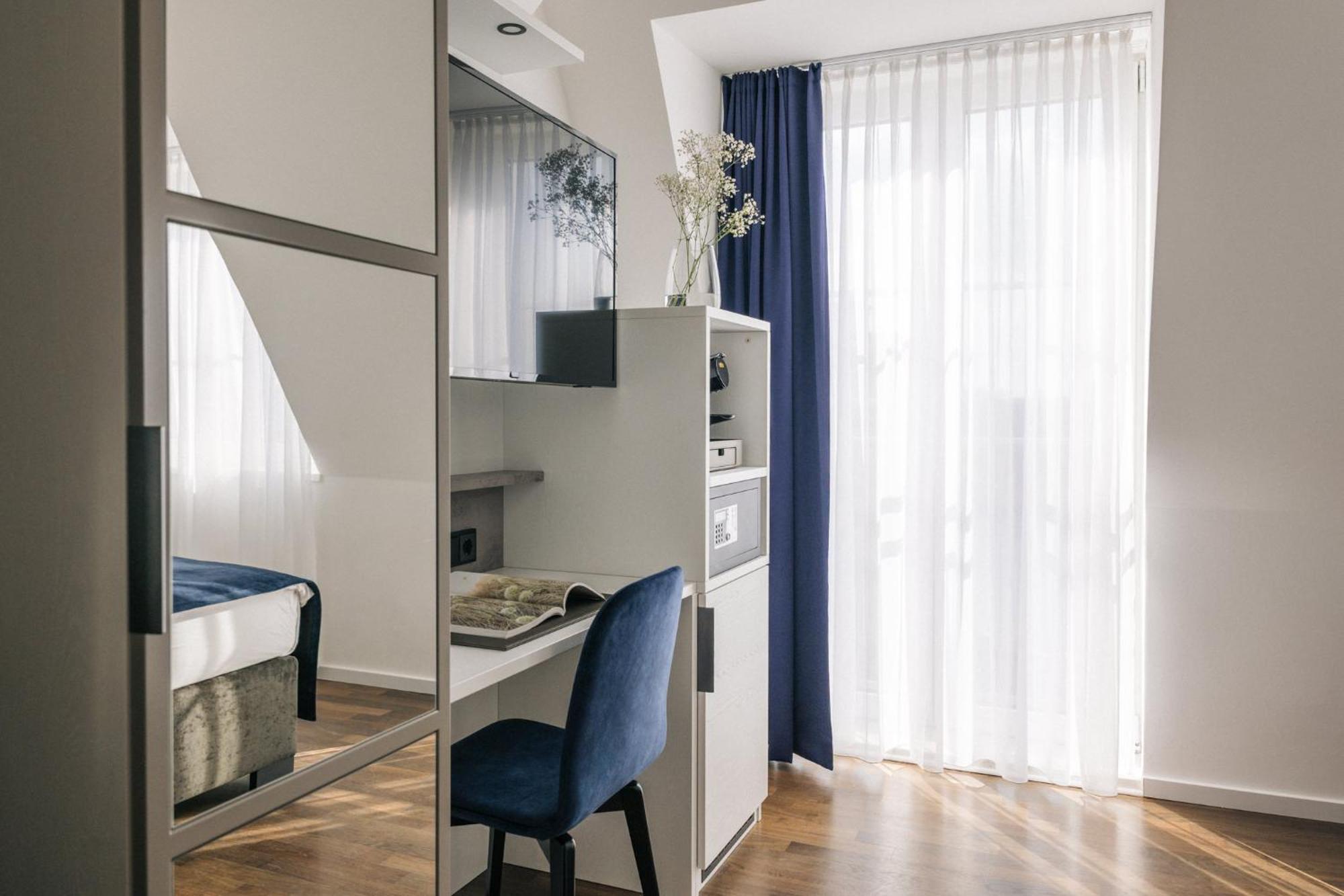 Homaris East Side Hotel Берлин Екстериор снимка