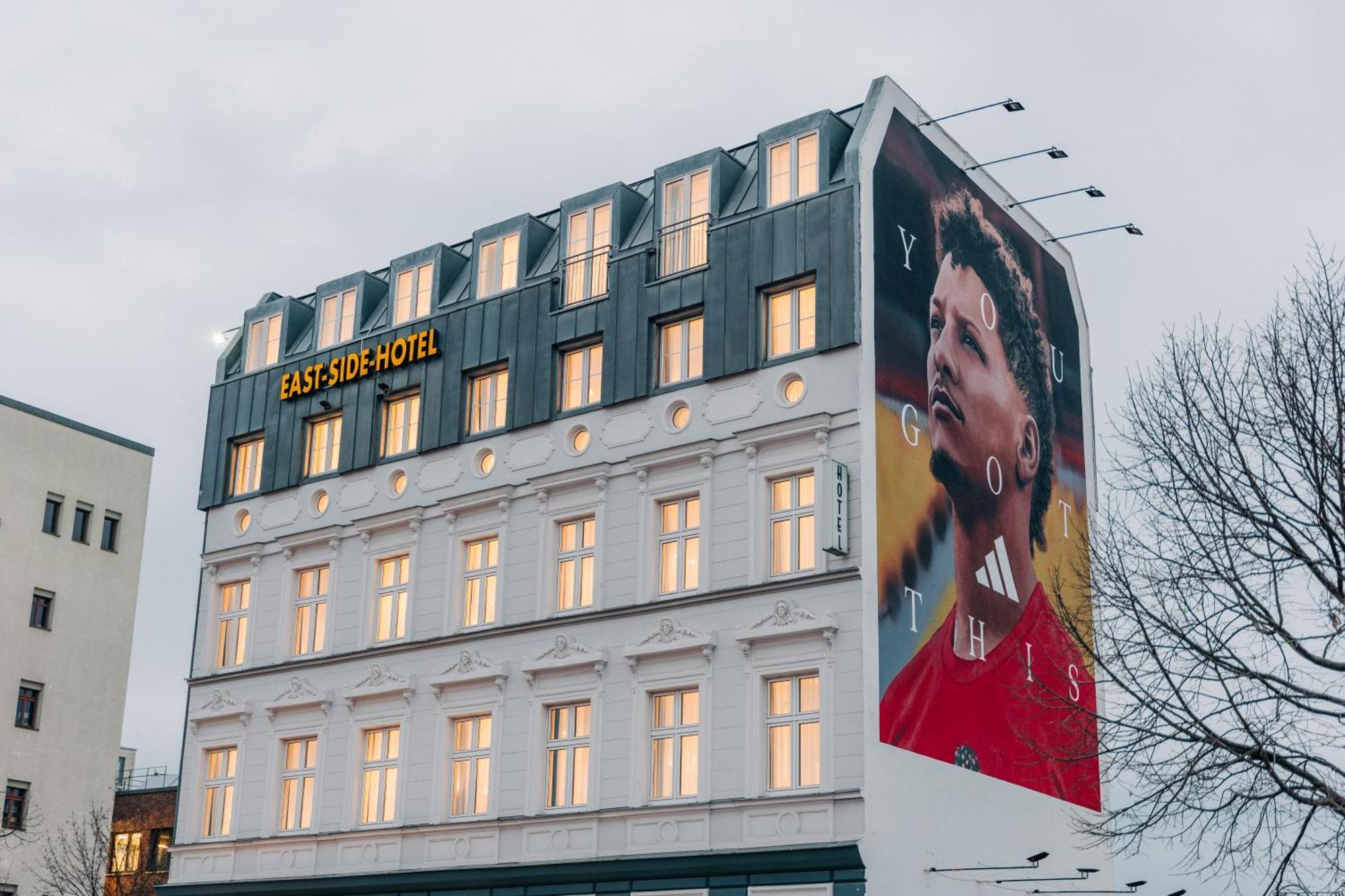 Homaris East Side Hotel Берлин Екстериор снимка